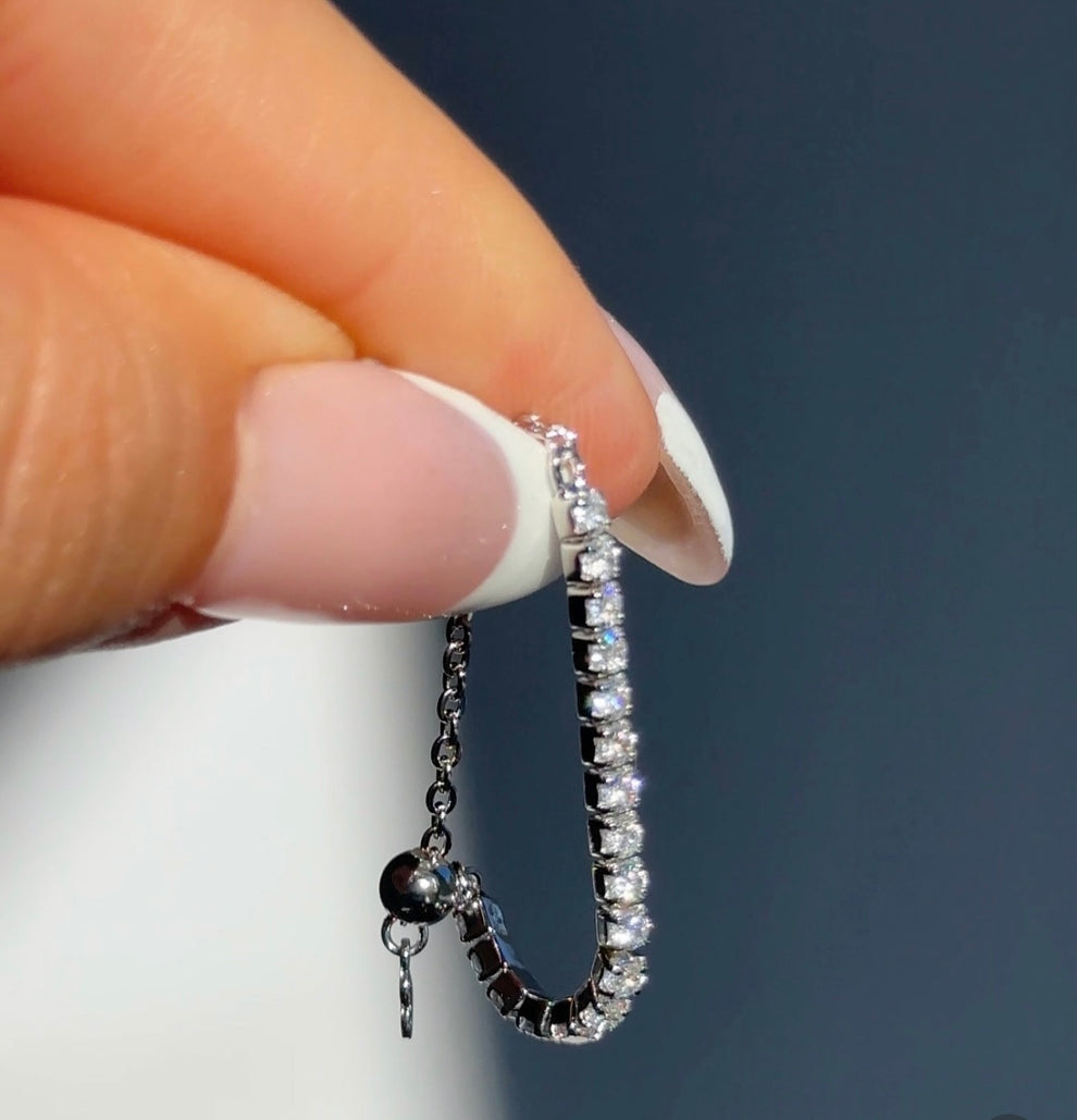 Zunaira Adjustable Chain Ring