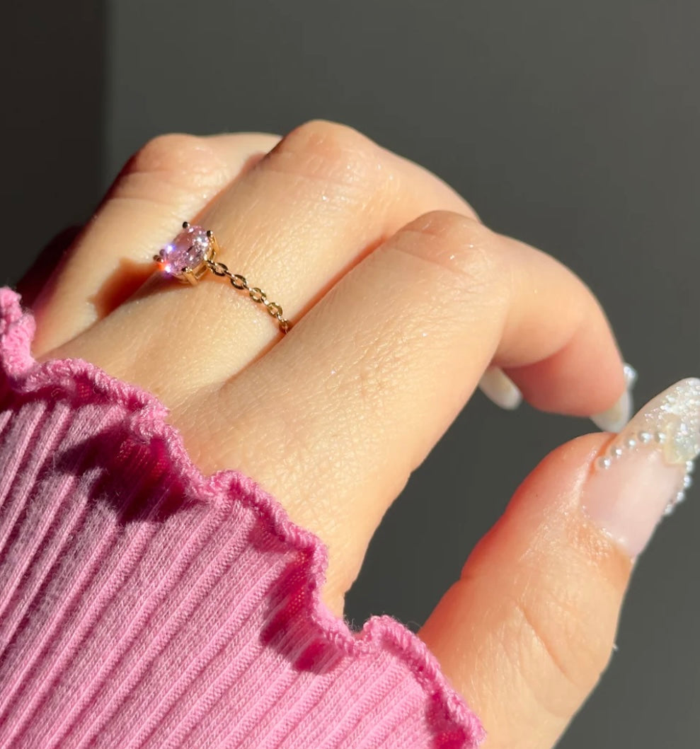 Zunaira Adjustable Chain Ring