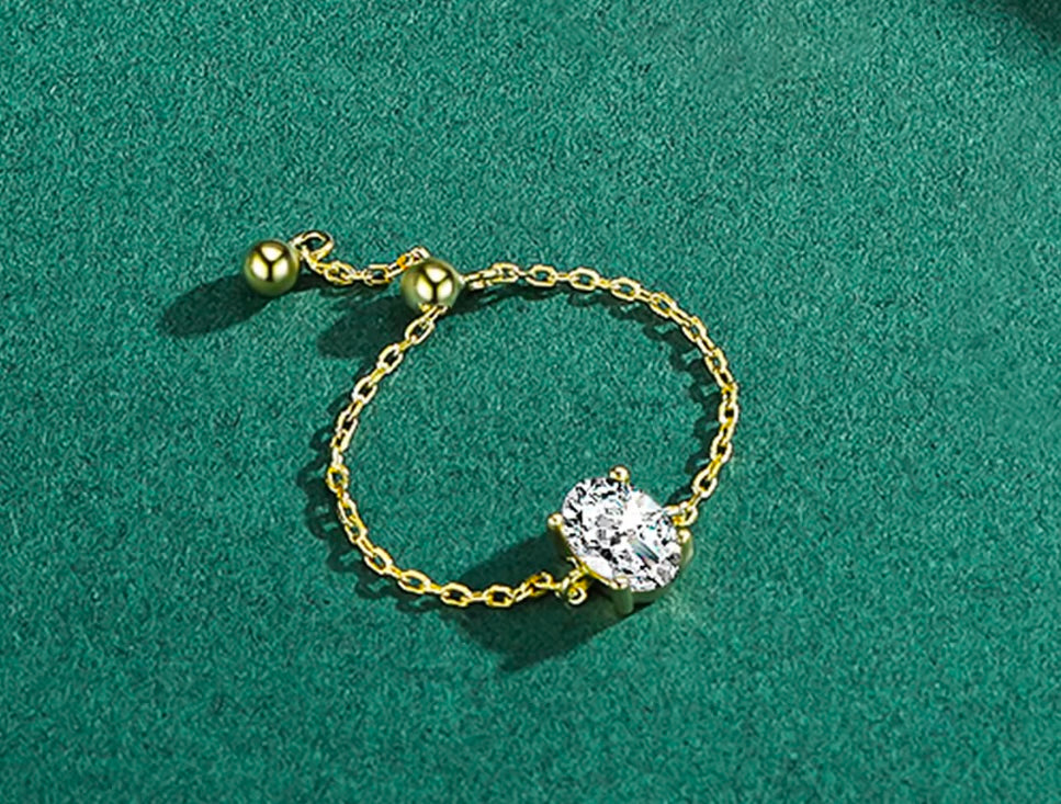 Zunaira Adjustable Chain Ring